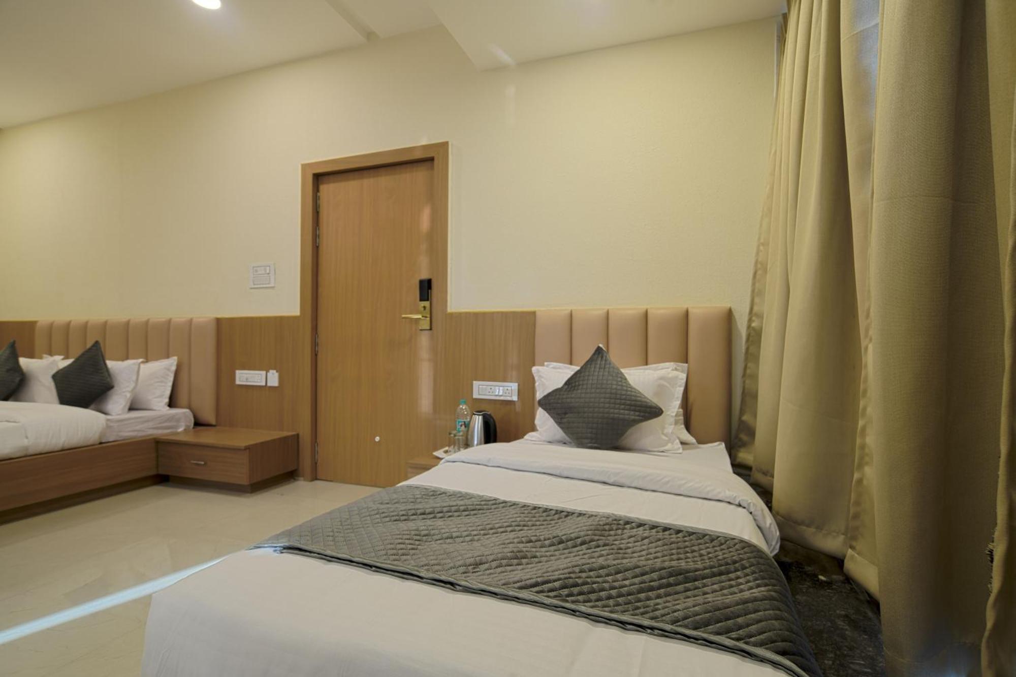 אויאיין Hotel Shivlok חדר תמונה