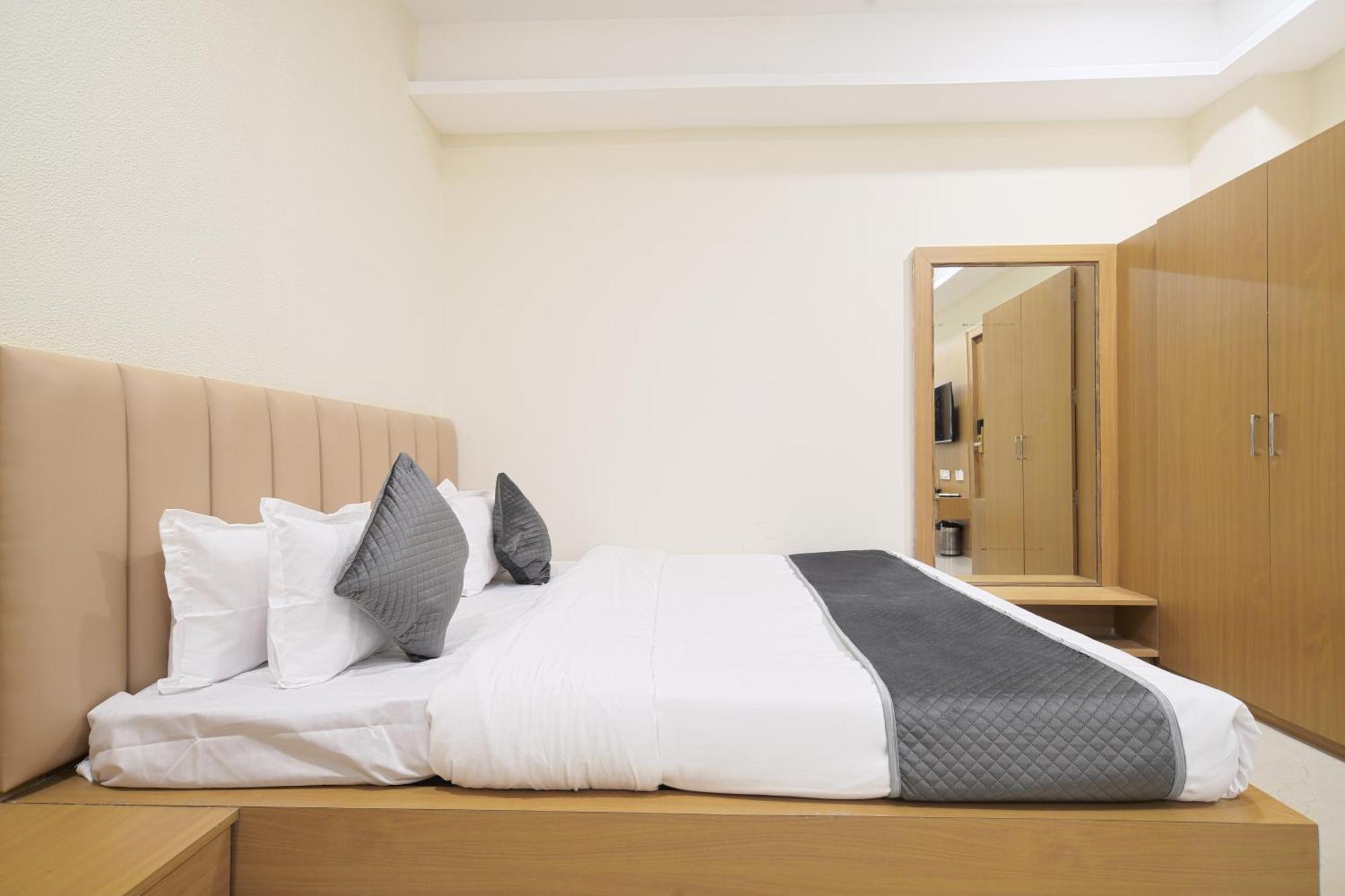 אויאיין Hotel Shivlok חדר תמונה