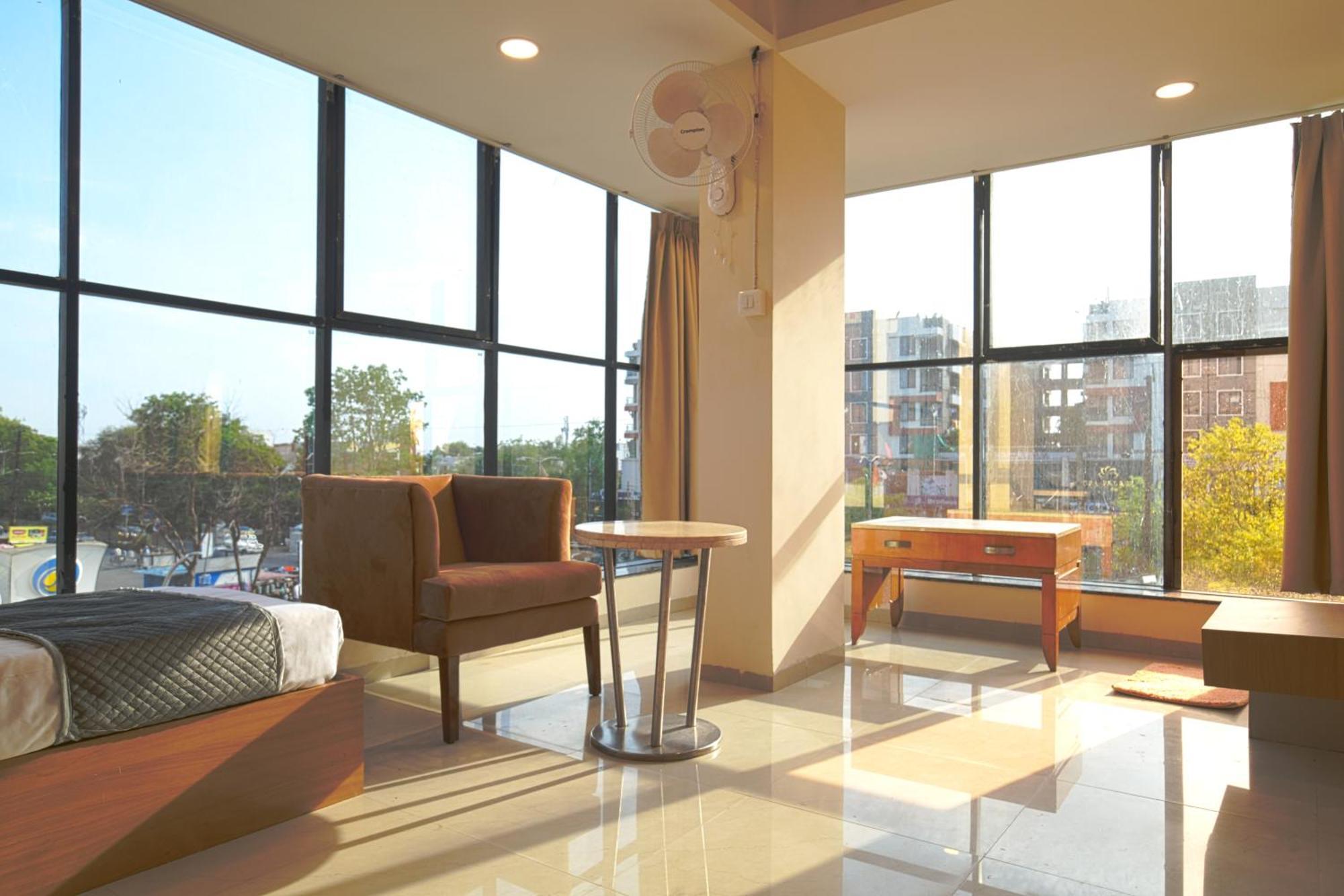 אויאיין Hotel Shivlok חדר תמונה