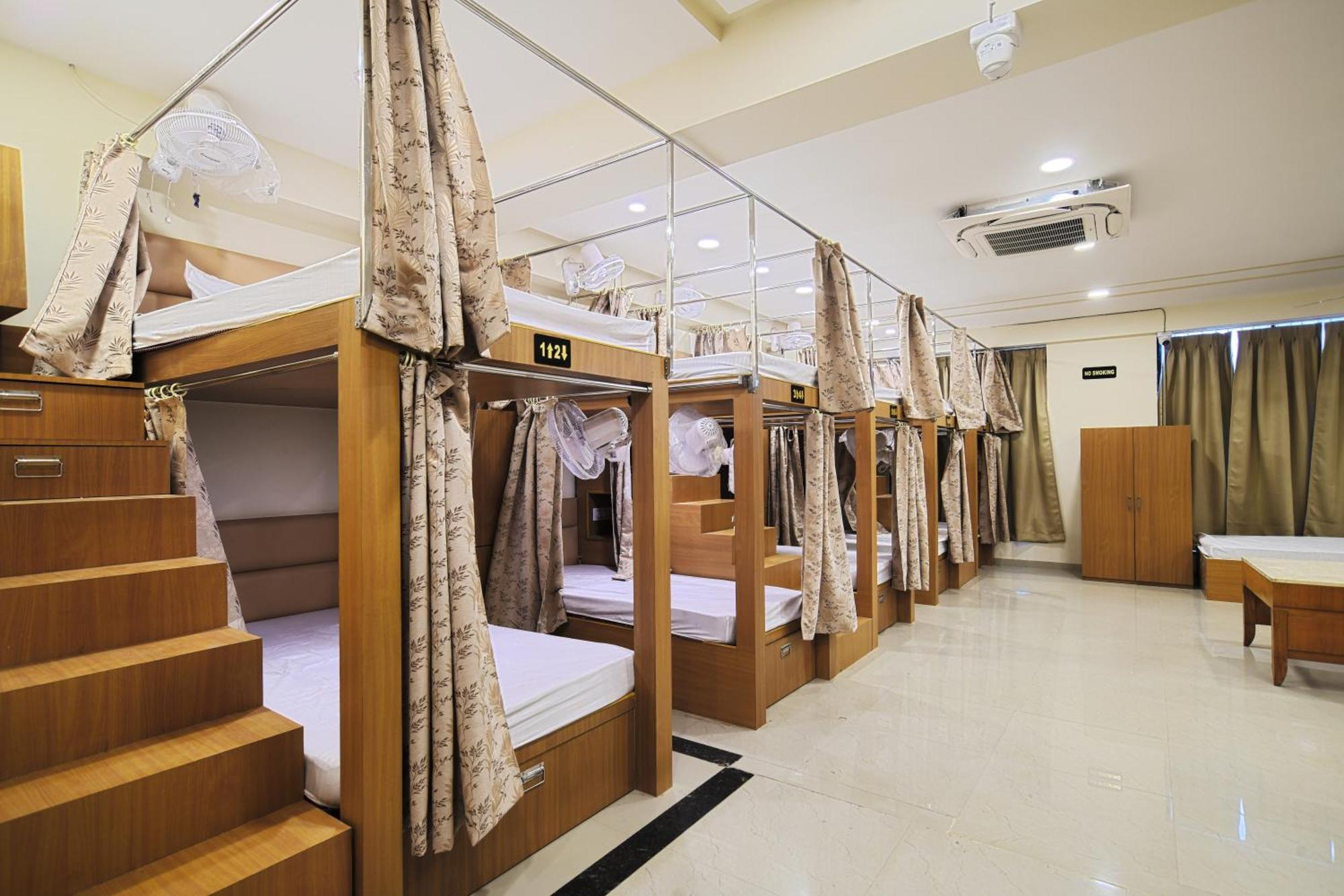אויאיין Hotel Shivlok מראה חיצוני תמונה