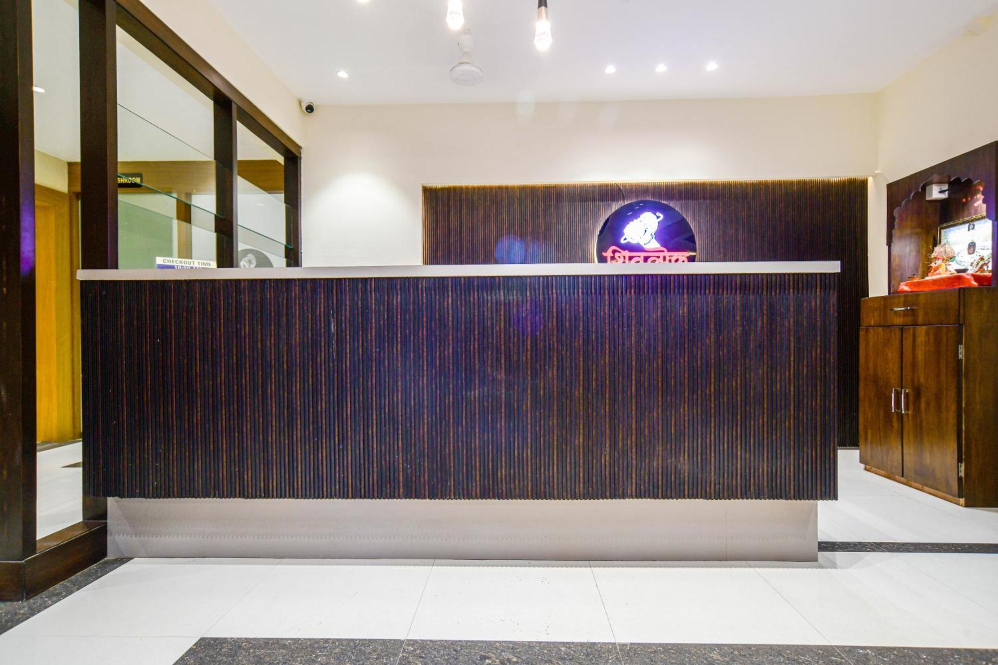 אויאיין Hotel Shivlok מראה חיצוני תמונה