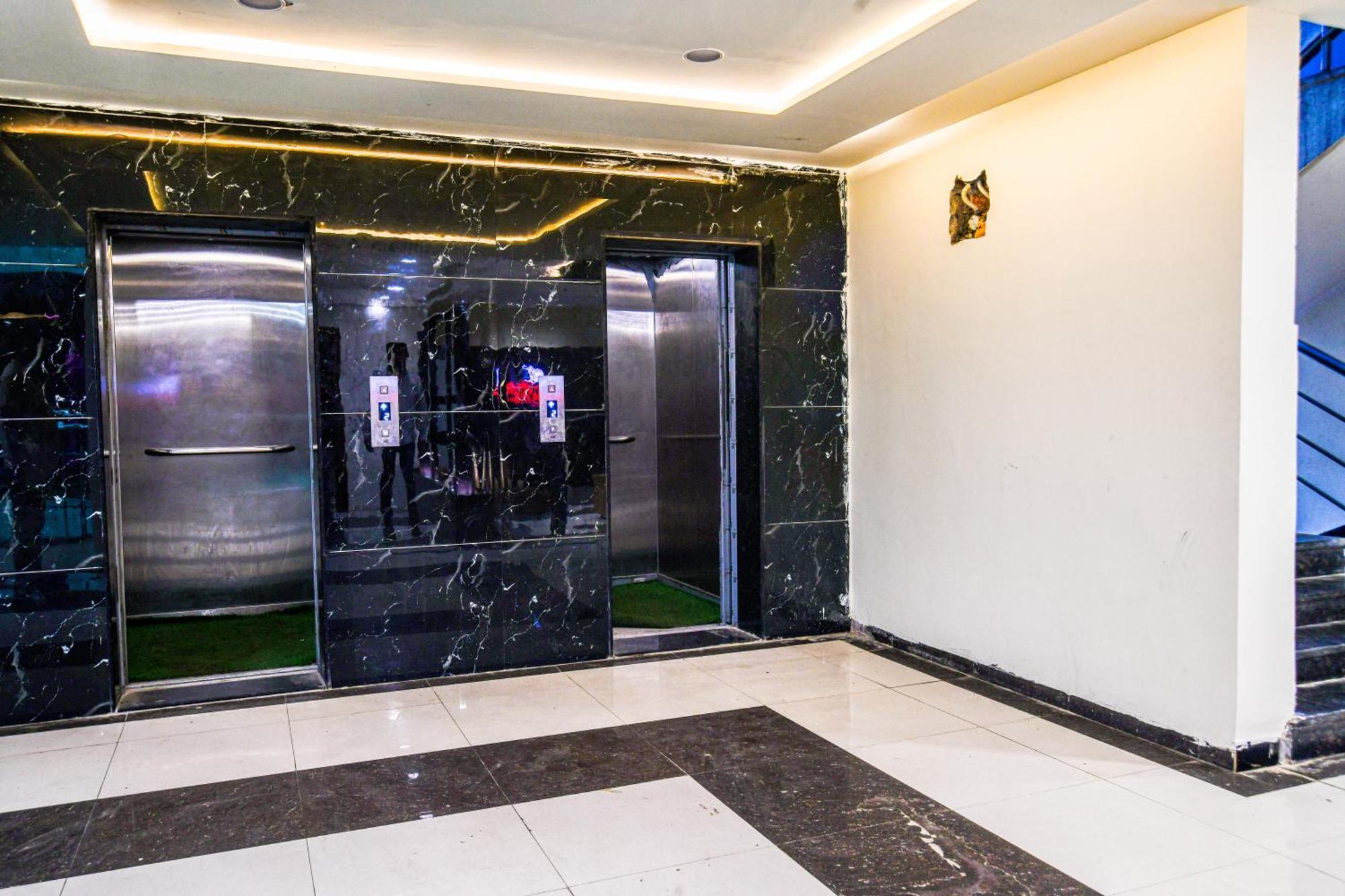 אויאיין Hotel Shivlok מראה חיצוני תמונה
