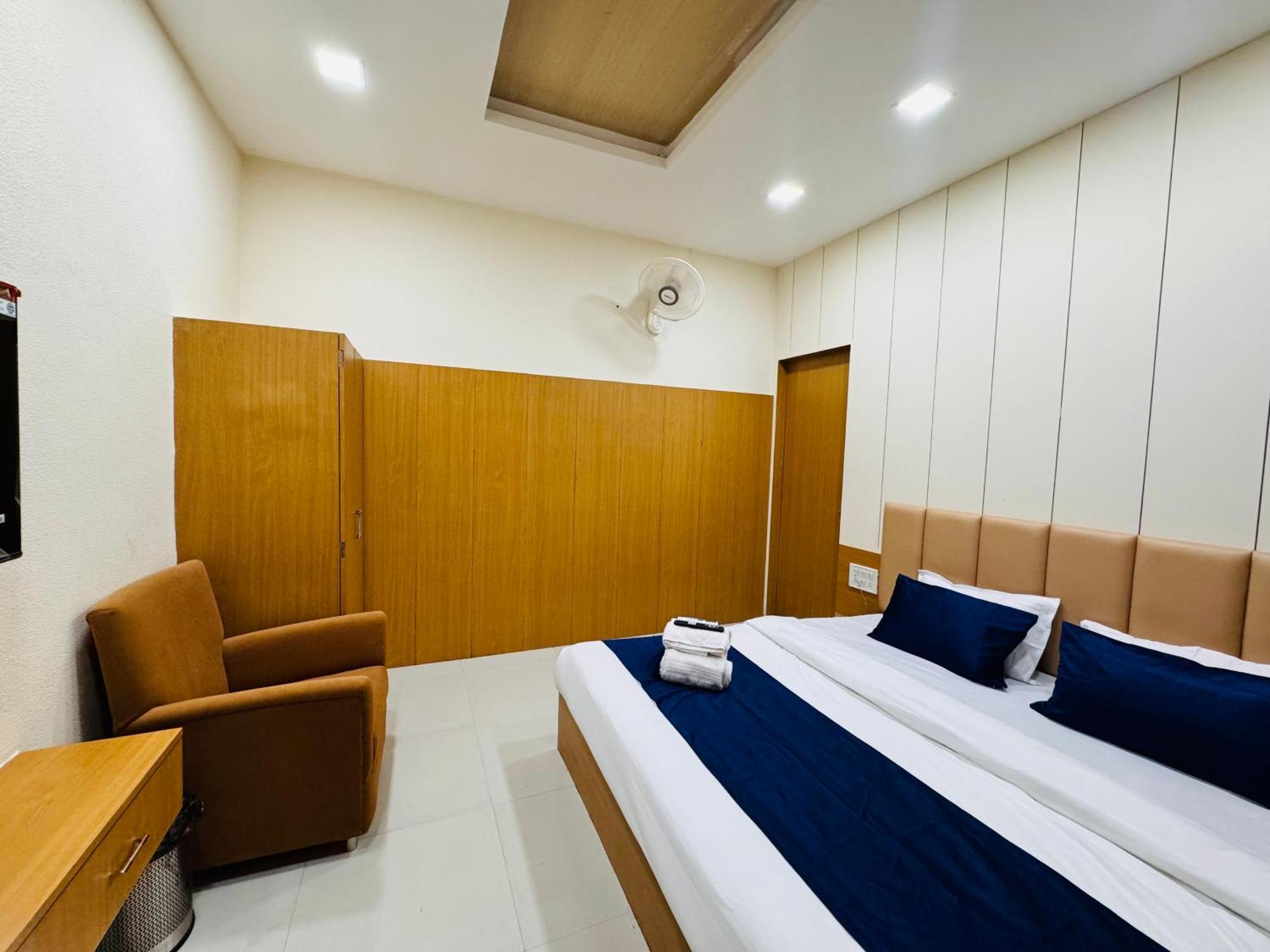 אויאיין Hotel Shivlok חדר תמונה