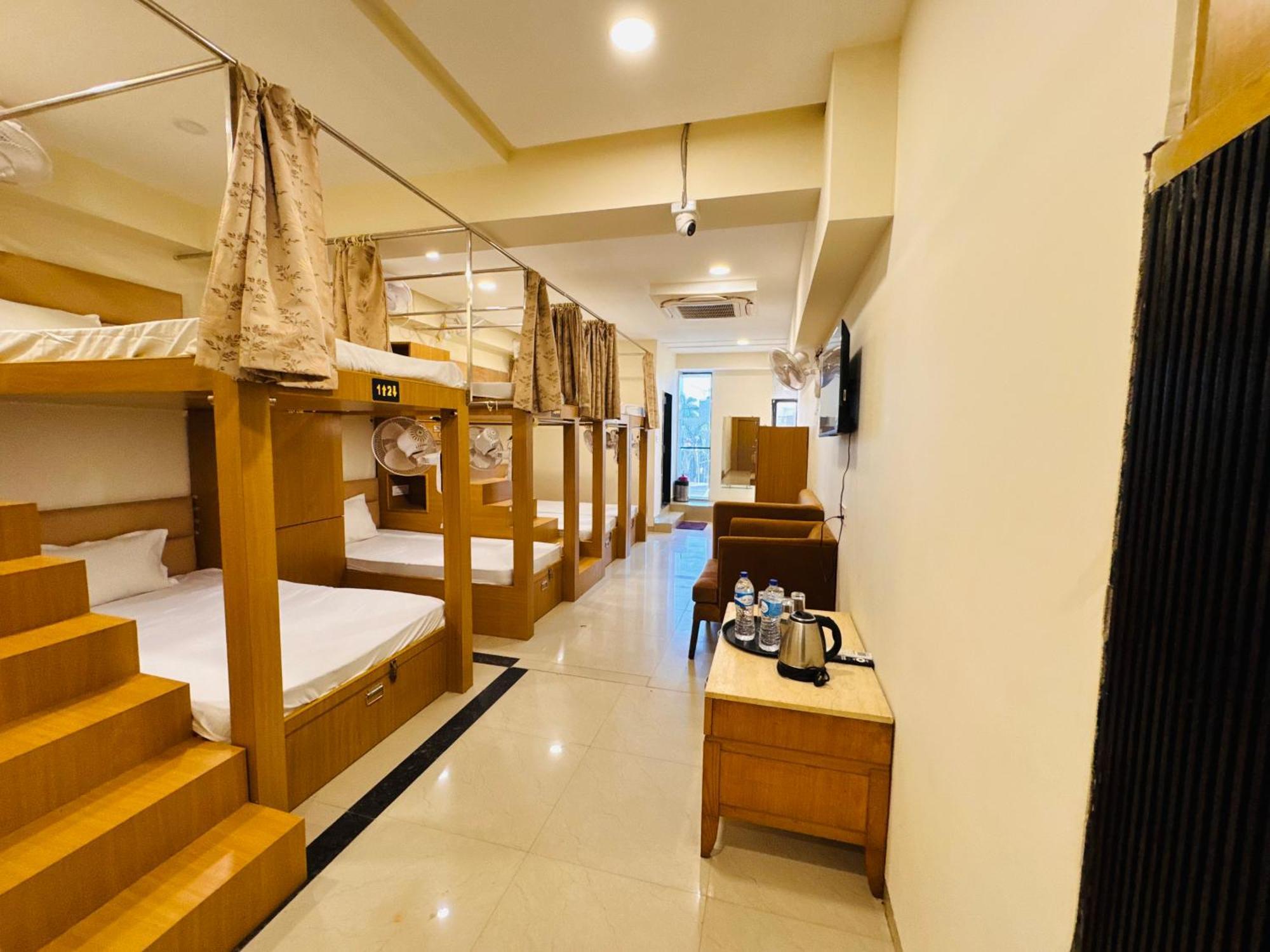 אויאיין Hotel Shivlok מראה חיצוני תמונה